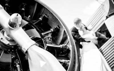 Hochzeitsfotos am Flugplatz in Dübendorf – Fabienne und Roger