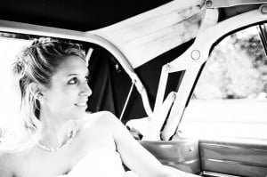 Hochzeitsfotos im Auto