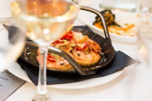 Tapas zum ersten Gang bei der Hochzeit