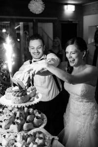 Anschneiden der Hochzeitstorte