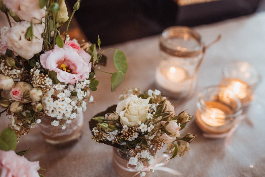 Hochzeit Blumen und Kerzen
